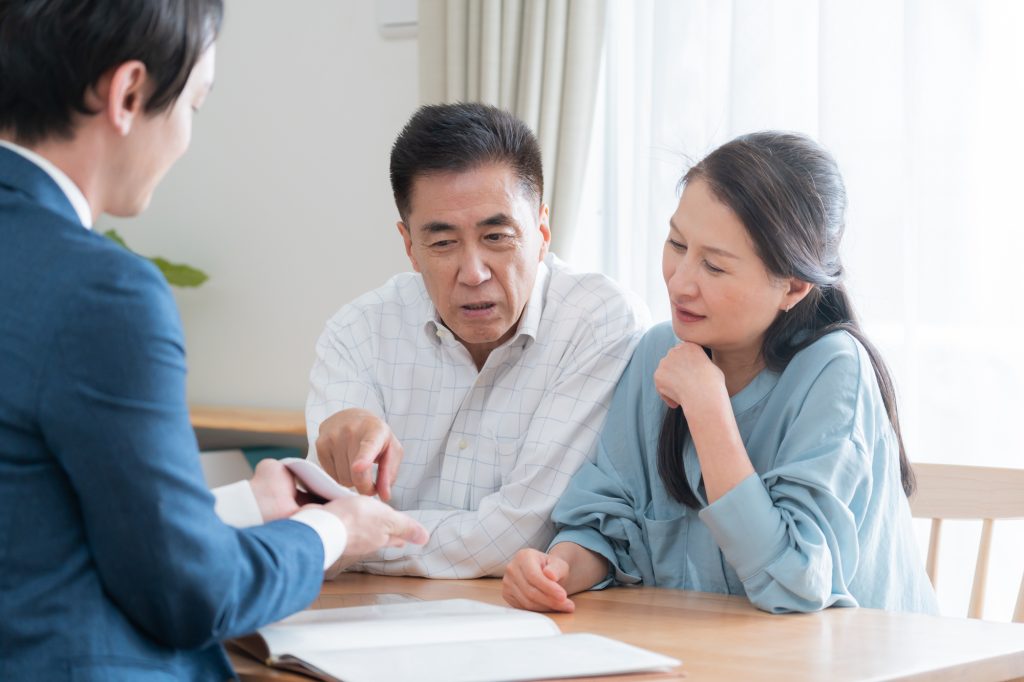 60歳からの生命保険は必要？見直しのポイントや備えたいリスク