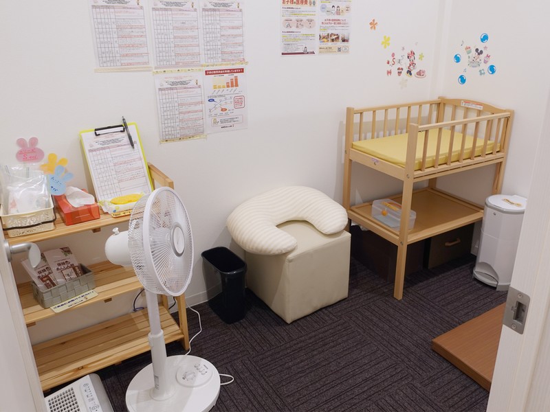 東京都の「赤ちゃん・ふらっと」に指定されている、おむつ替え・授乳室