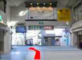 JR線／東武東上線「川越駅」改札を出て、東口へ進みます。