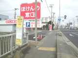 JR「平塚駅」北口5番バス乗り場から田村車庫行き「鹿見堂（ししみどう）」バス停の目の前です。