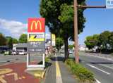熊本東バイパスを熊本インター方面へ進み、
新南部交差点を「マクドナルド」の方に右折します。