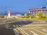 【国道382号、202号、204号バイパス方面からお越しの方】
和多田本村交差点(パチンコフェスタの交差点)を
「和多田駅」方面にお進みください。