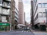 西日本シティ銀行小倉支店の交差点を曲がると
セントシティの駐車場入口が見えてきます。
