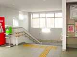 JR筑肥線「波多江駅」から徒歩約3分。
「波多江駅」改札を出たら、
右の階段を下りてください。