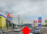 左側に「ヤマダデンキ」、右側に「ゆめタウン下松」が見えてきましたら、
そのまま200ｍほど直進します。
左側に店舗がございます。(ドミノ・ピザと五郎丸の間)