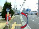 ≪北今宿南口停留所下車の場合≫
神姫バス・JR「姫路駅」北口から、
白鳥台行バスでゆめタウン前（北今宿南口）停留所下車、
南へ約1分歩いていただくと、左手側にあります。