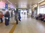 【JR線「川西池田駅」からのアクセス①】
改札（1つしかありません）を出て左側の出口に進みます。