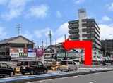 県道26号を南の方角に進み、羽根町小豆坂で左折します。