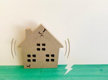 火災保険だけでは、地震は補償されません　いま一度ご確認を